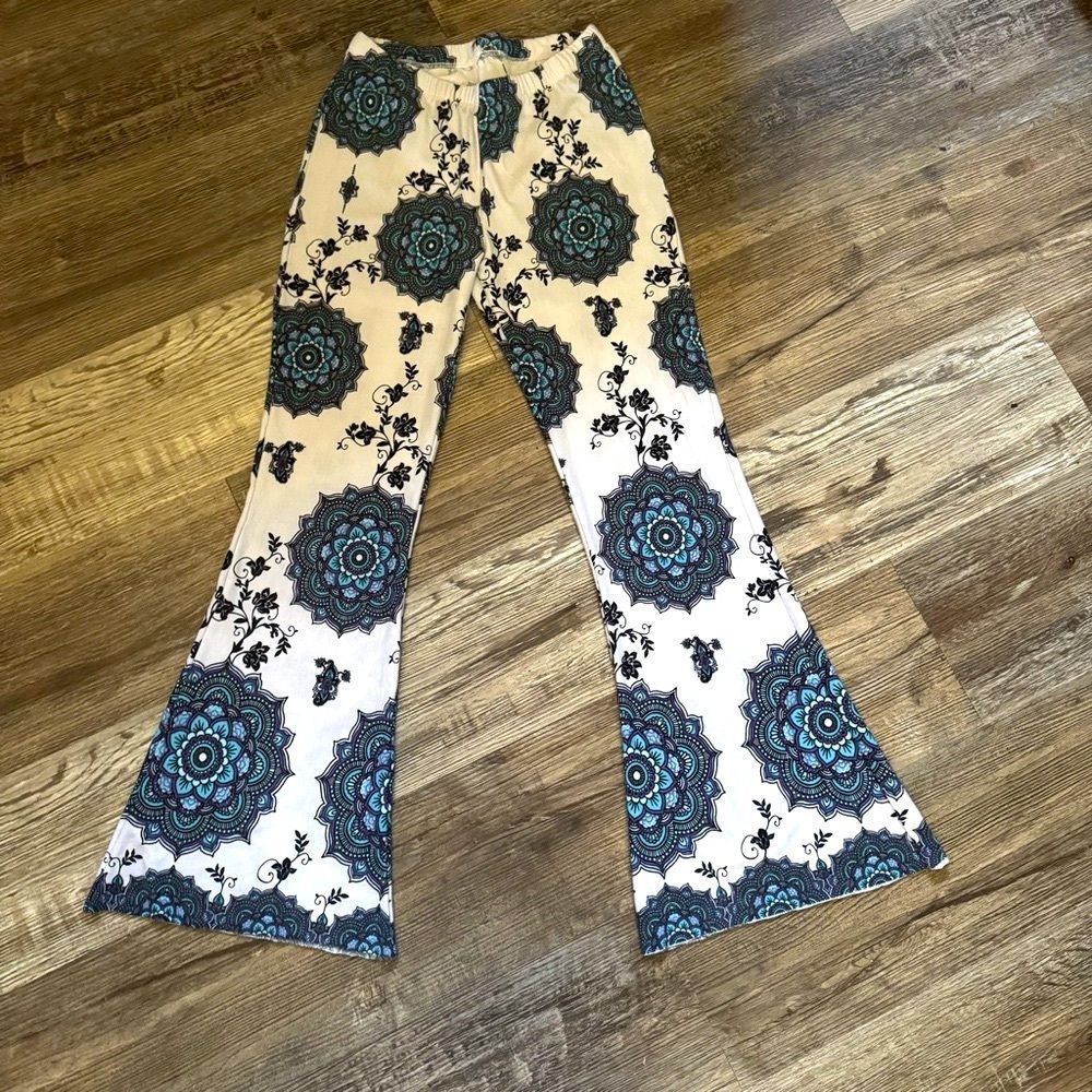 White Multicolored Floral Boho Flare Pants Size Small